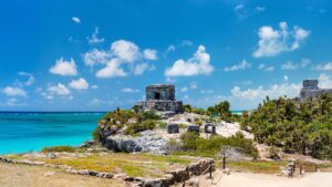 Paseo en catamarán a Isla mujeres + Excursión a Tulum + Jungle Tour en Cancún