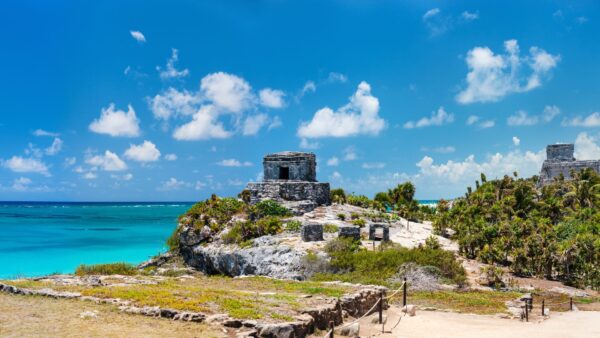 Paseo en catamarán a Isla mujeres + Excursión a Tulum + Jungle Tour en Cancún