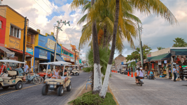 Isla Mujeres en Catamarán + Excursión a Chichén Itzá + Cozumel en Catamarán + Excursión a Tulum 4×1